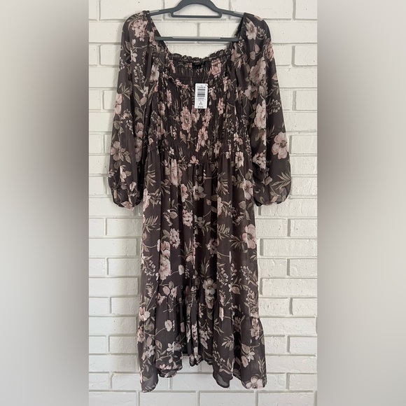 Torrid Smocked Chiffon Tunic Gray Floral Boho Size 2 - Picture 5 of 10